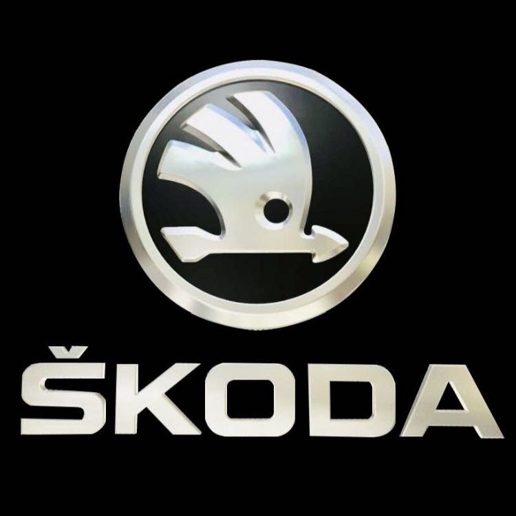 LUCI PROIETTORI LOGO SKODA Nr.09 (quantità 1 = 2 Logo Film / 2 luci porta)