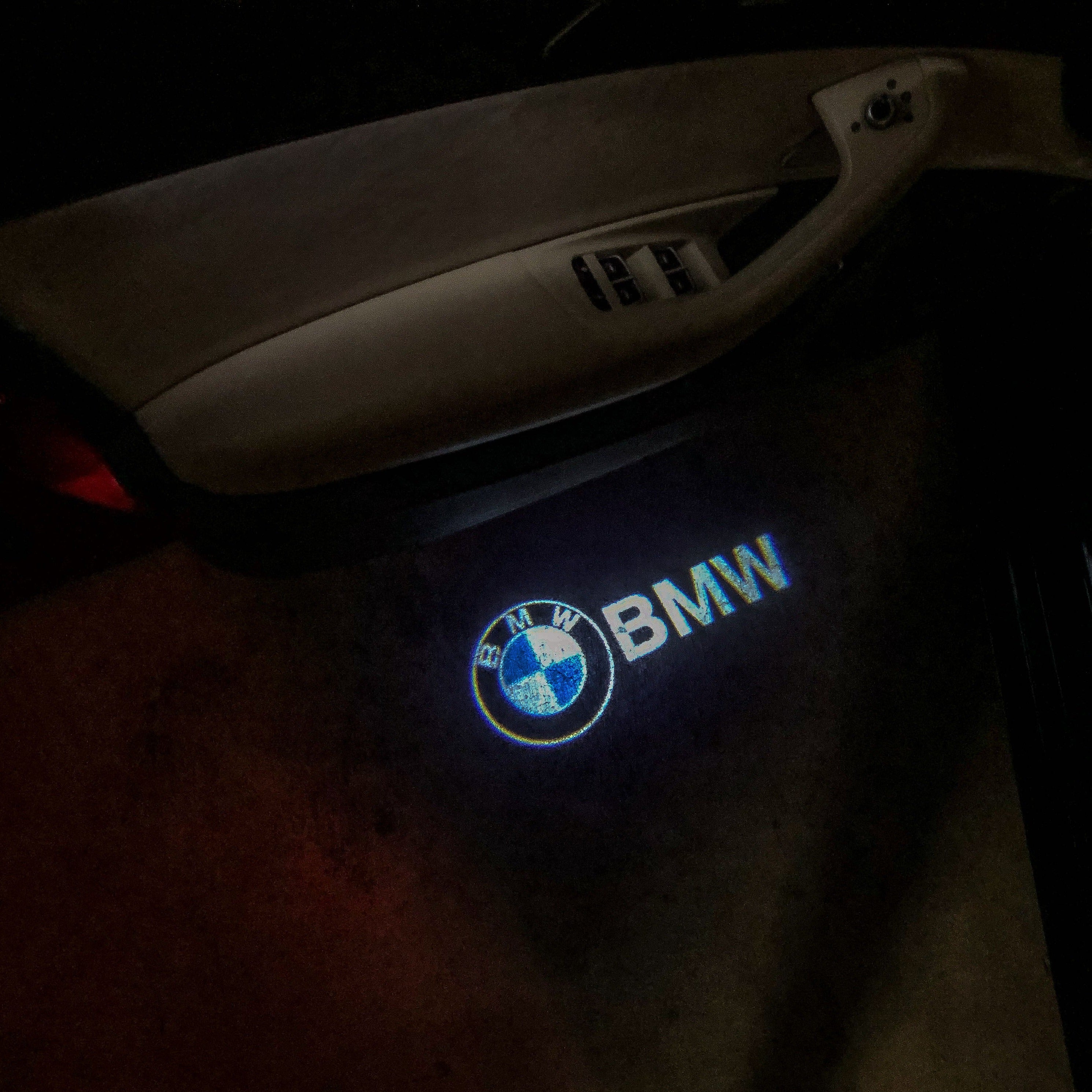 BMW LOGO PROJECTOT LIGHTS Nr.01 (quantità 1 = 1 set/2 luci porta)