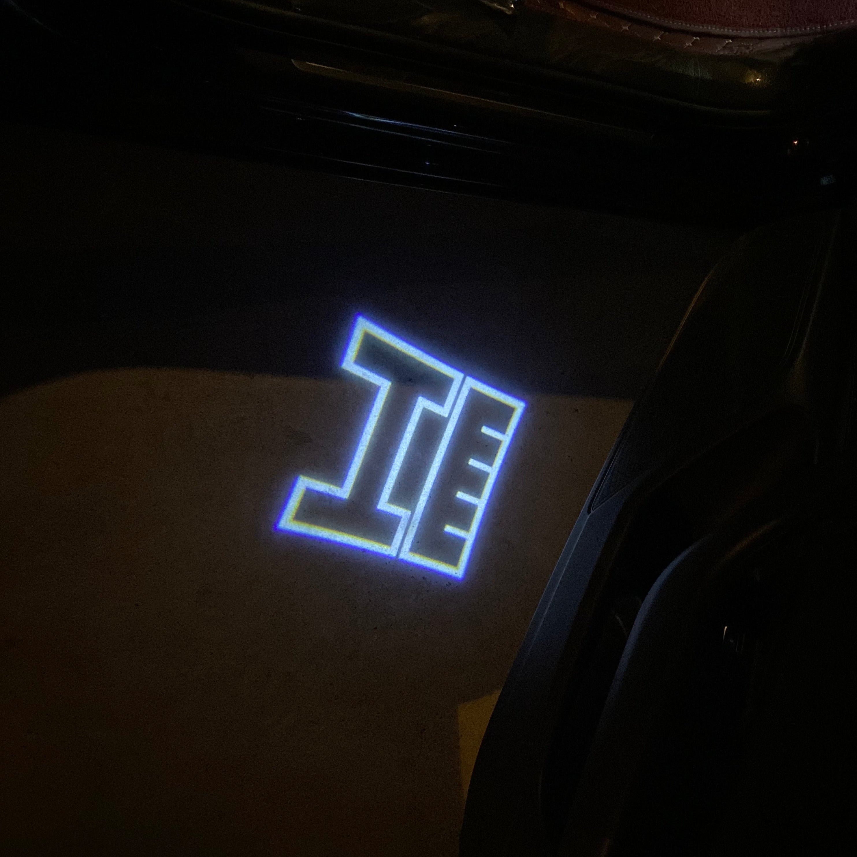 AUDI LOGO PROJECTOT LIGHTS Nr.19 (الكمية 1 = 2 Logo Films /2 أضواء الباب)