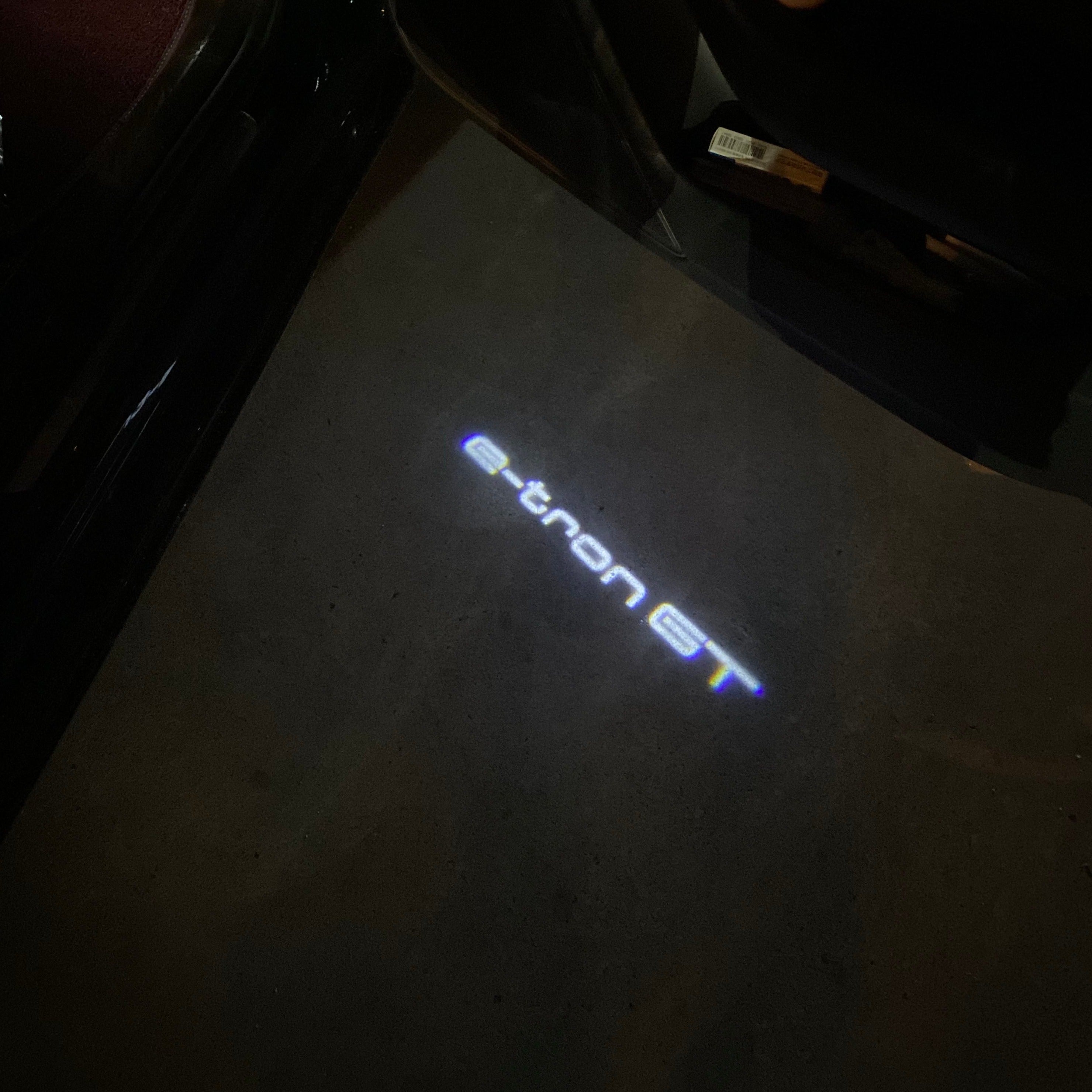 AUDI LOGO PROJECTOT LIGHTS Nr.19 (quantité 1 = 2 Logo Films /2 feux de porte)