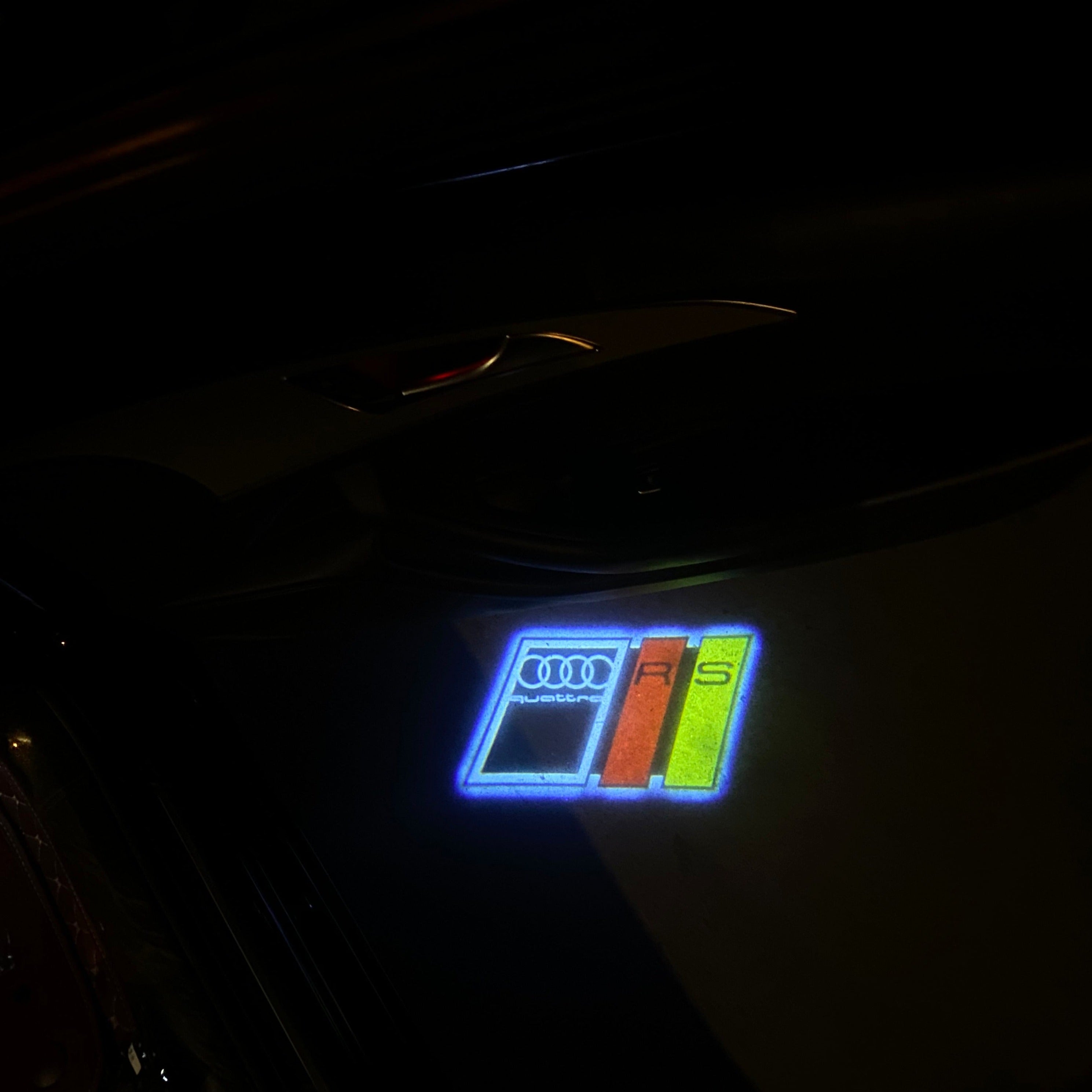 AUDI LOGO PROJECTOT LIGHTS Nr.19 (quantité 1 = 2 Logo Films /2 feux de porte)