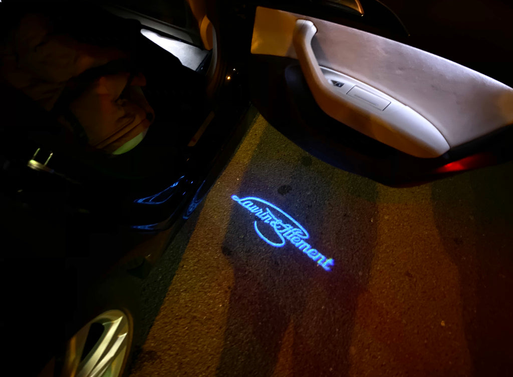 LUCES DE PROYECTOR DE LOGOTIPO SKODA Laurin & Klement Nr.19 (cantidad 1 = 2 películas con logotipo / 2 luces de puerta)