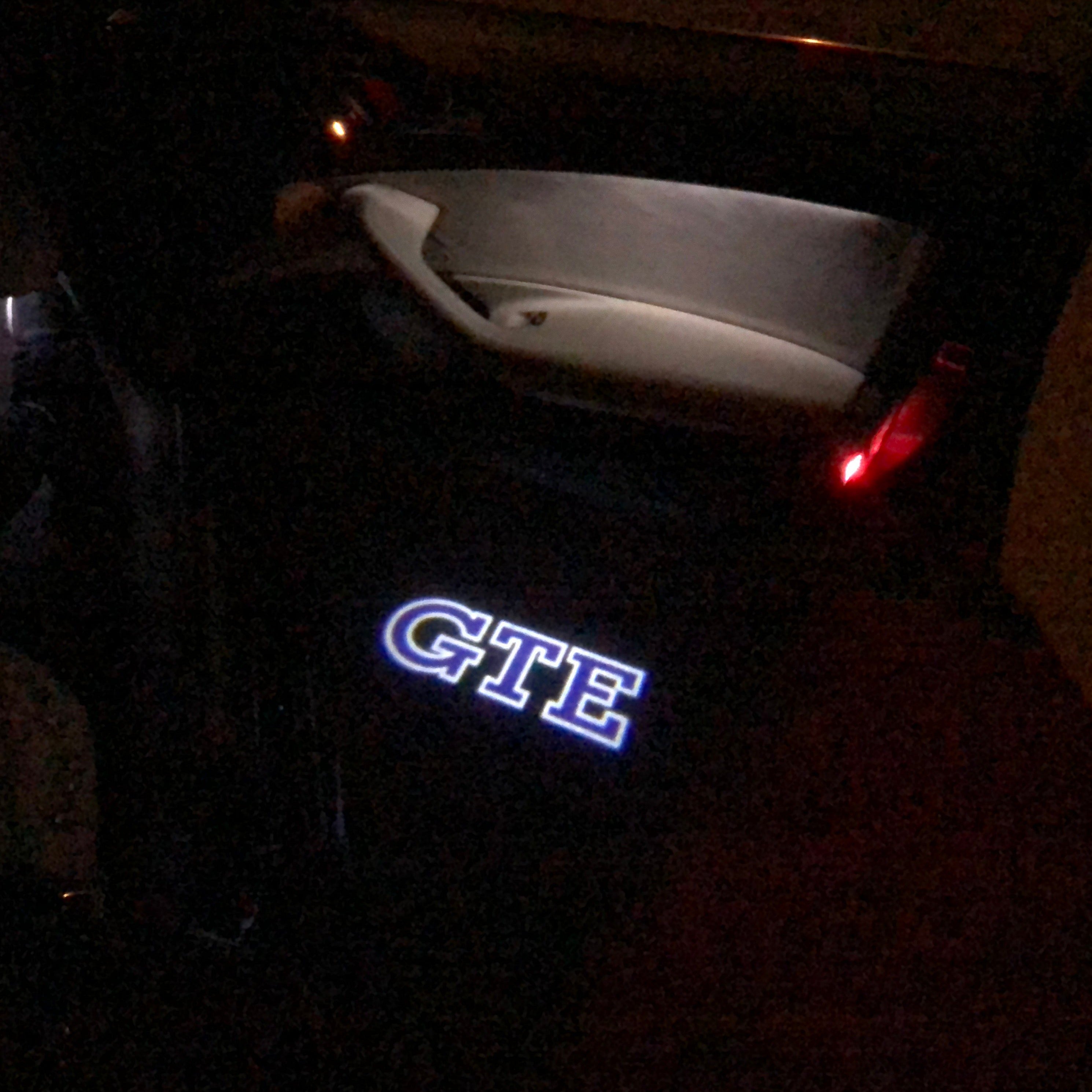 Volkswagen Türleuchten GTE Logo Nr. 44 (Menge 1 = 2 Logofolien /2 Türleuchten)
