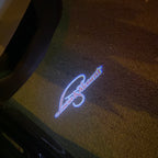 LUCI PROIETTORI LOGO SKODA Laurin & Klement Nr.19 (quantità 1 = 2 Pellicole Logo / 2 luci porta)
