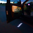 SKODA KAROQ LOGO LUCI Nr.84(quantità 1 = 2 Logo Film / 2 luci porta)