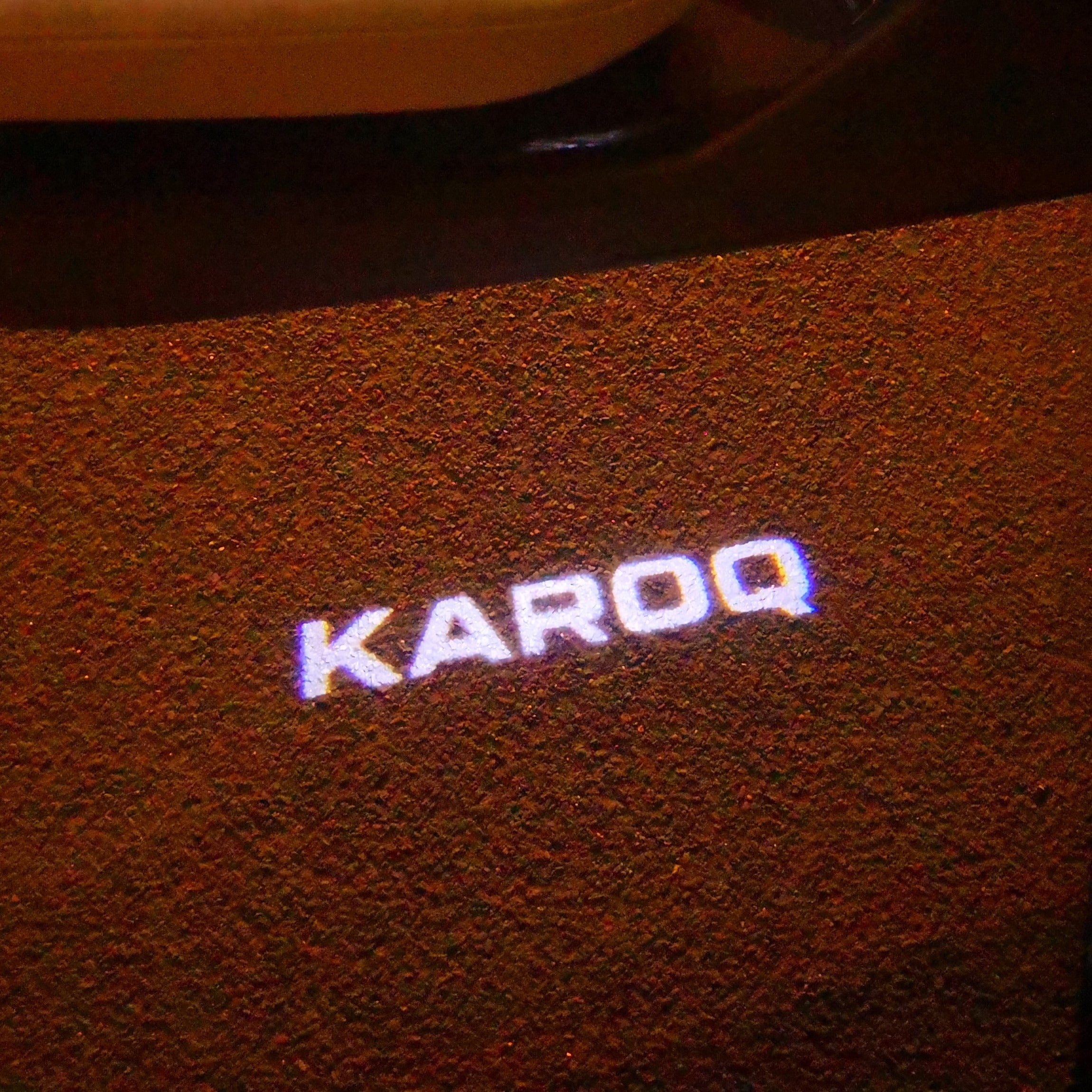 SKODA KAROQ LOGO LUCI Nr.115 (quantità 1 = 2 Logo Film / 2 luci porta)