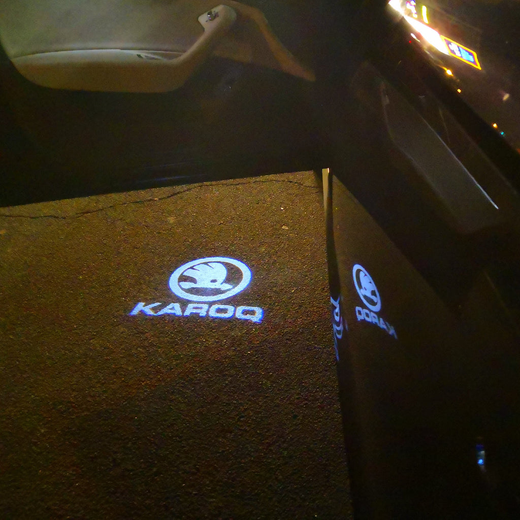 SKODA KAROQ LOGO LIGHTS Nr.50 (Menge 1 = 2 Logo Film / 2 Türlichter)