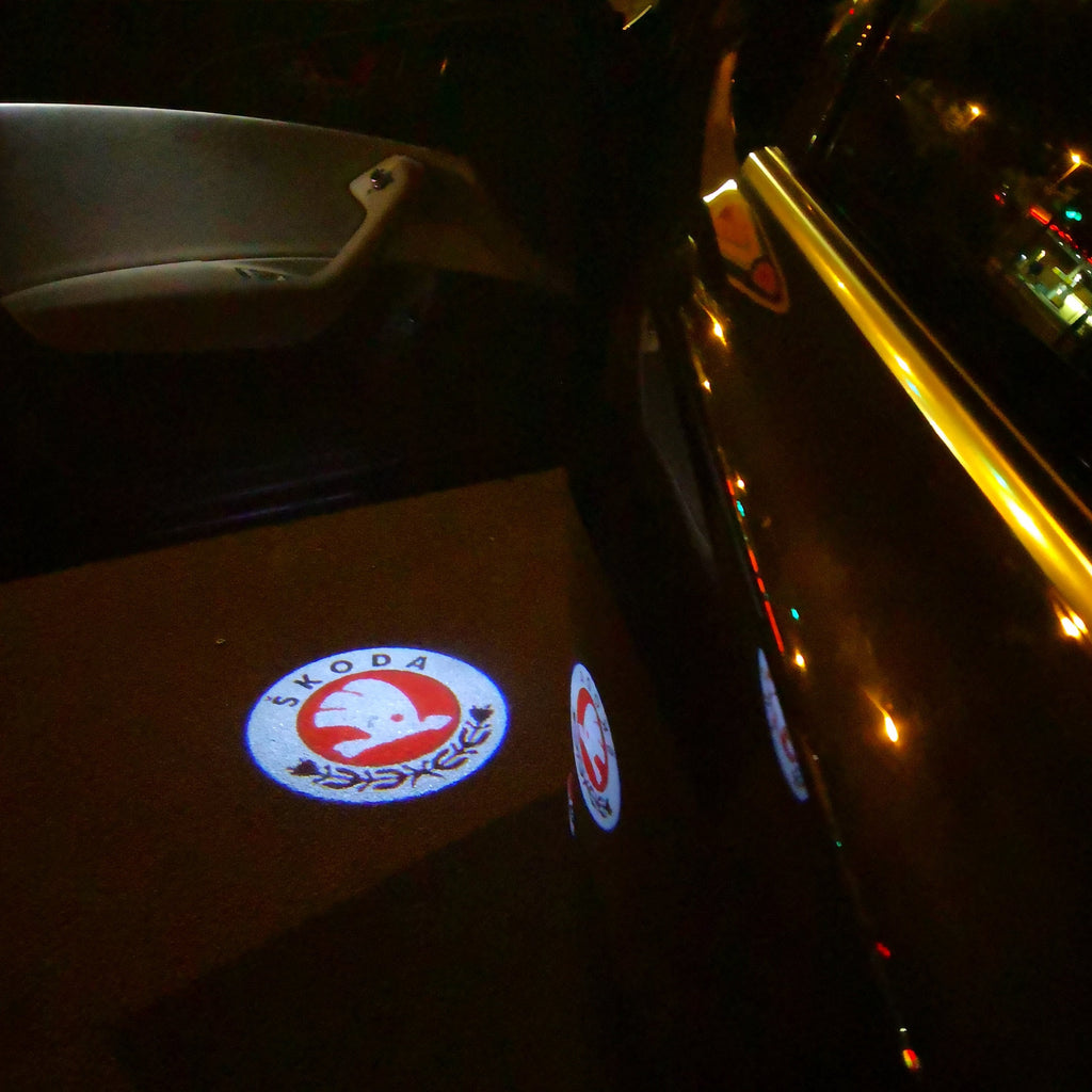 SKODA LOGO PROJECTOT LIGHTS Nr.12 (Menge 1 = 2 Logo Film / 2 Türleuchten)
