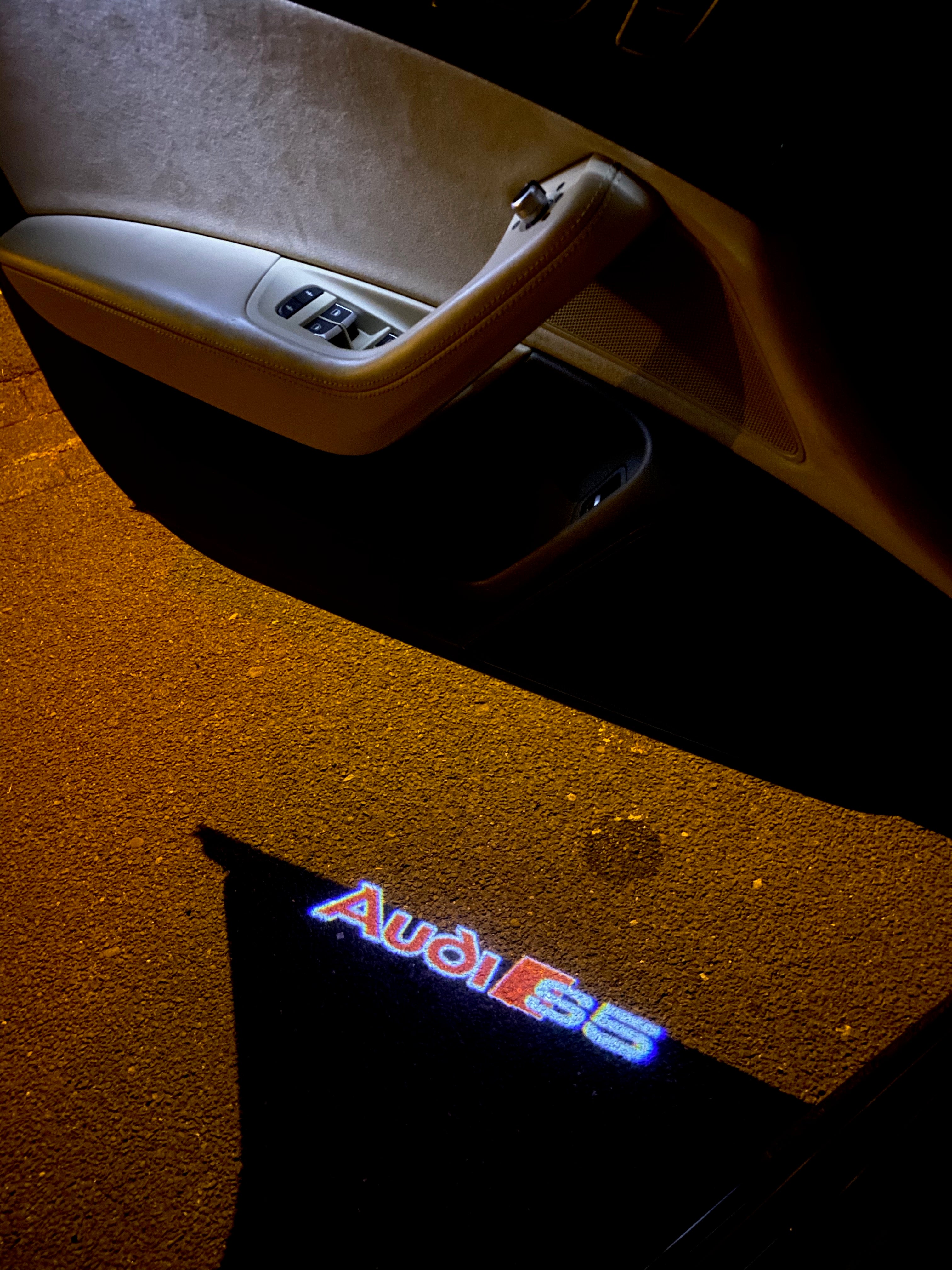 AUDI LOGO PROJECTOR LIGHTS Nr.89 (Menge 1 = 2 Logo Films / 2 Türlichter)