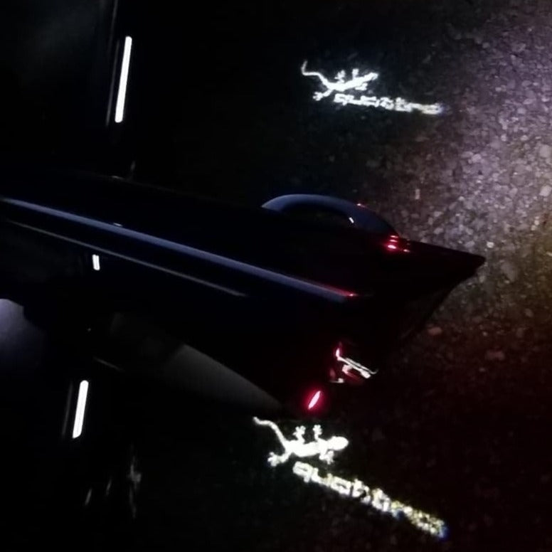 AUDI QUATTRO GECKO LOGO PROJECTOR LIGHTS Nr.62 (الكمية 1 = 2 فيلم شعار / 2 باب)