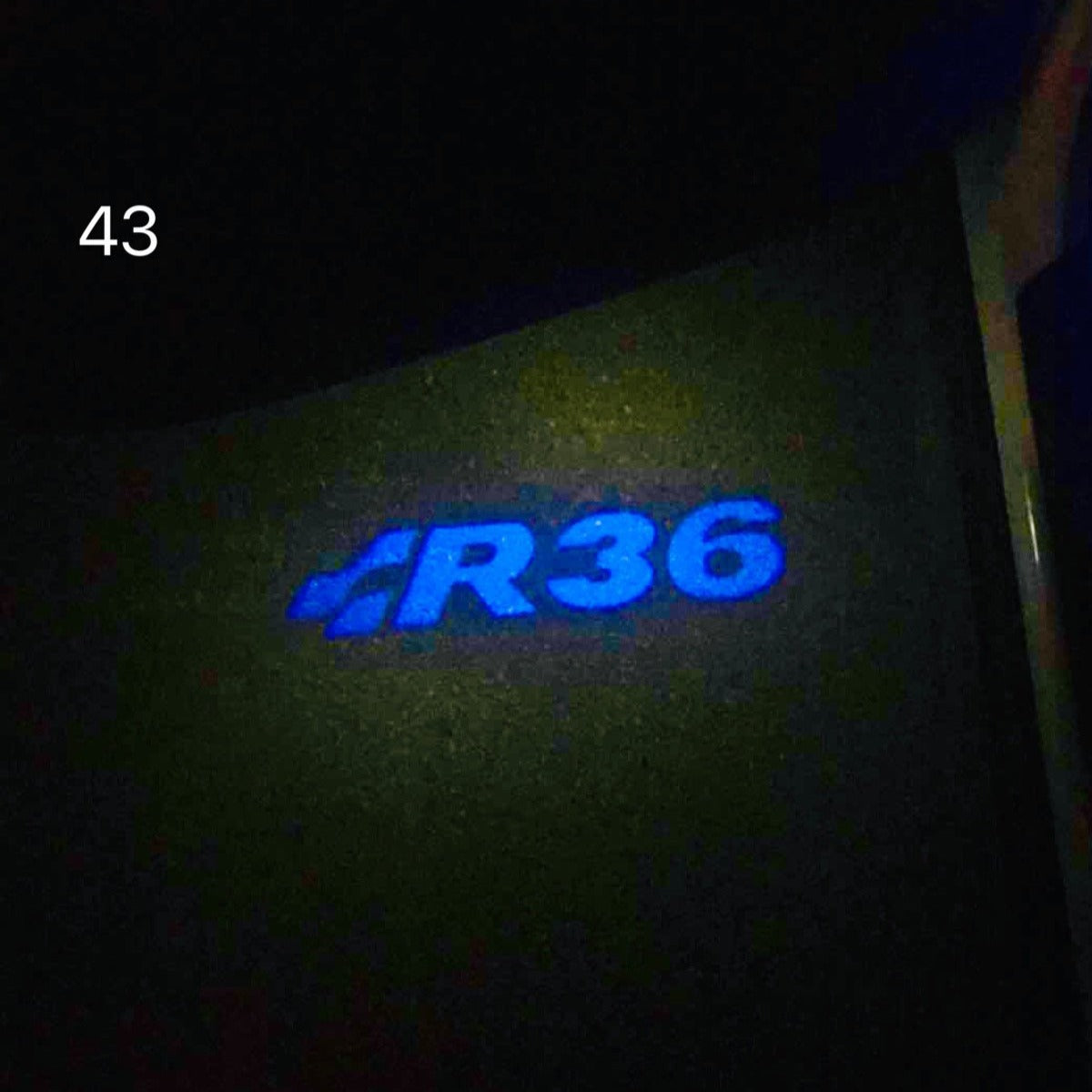 Volkswagen Türlichter R36 Logo Nr. 38(Menge 1 = 2 Logo Film / 2 Türlichter)