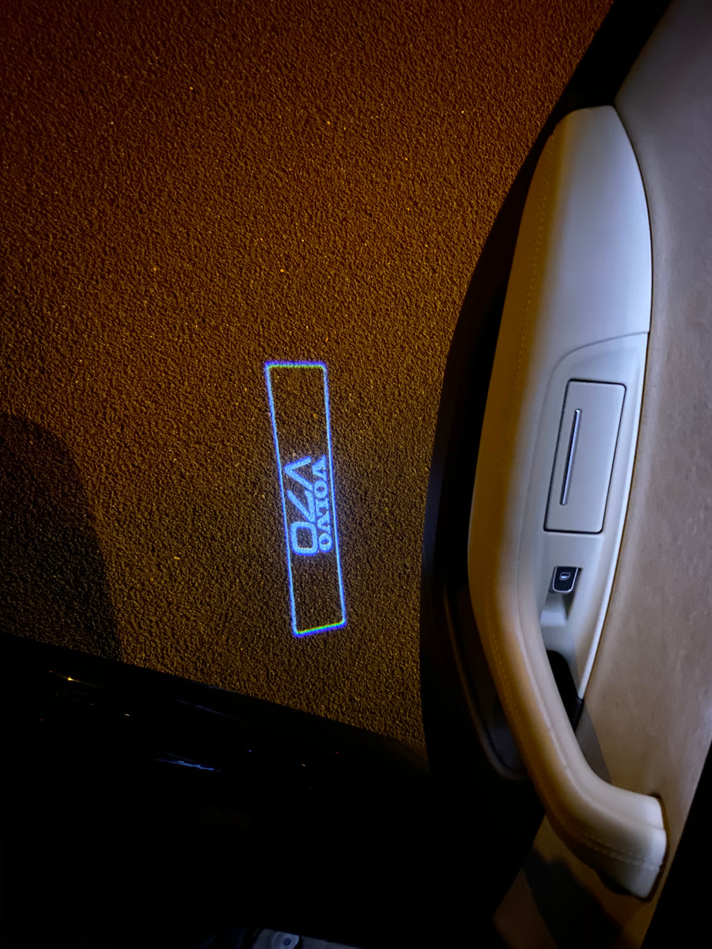 V 70 logotipos item 38 Light (quantity 1 = 2 logotipos Film / 2 door lamps)