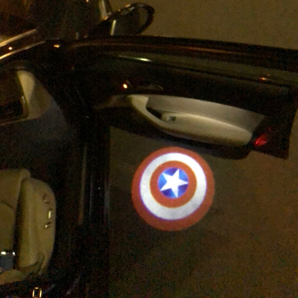 Captain America Logo Nr.213 (quantité 1 = 2 films de logo / 2 lumières de porte)