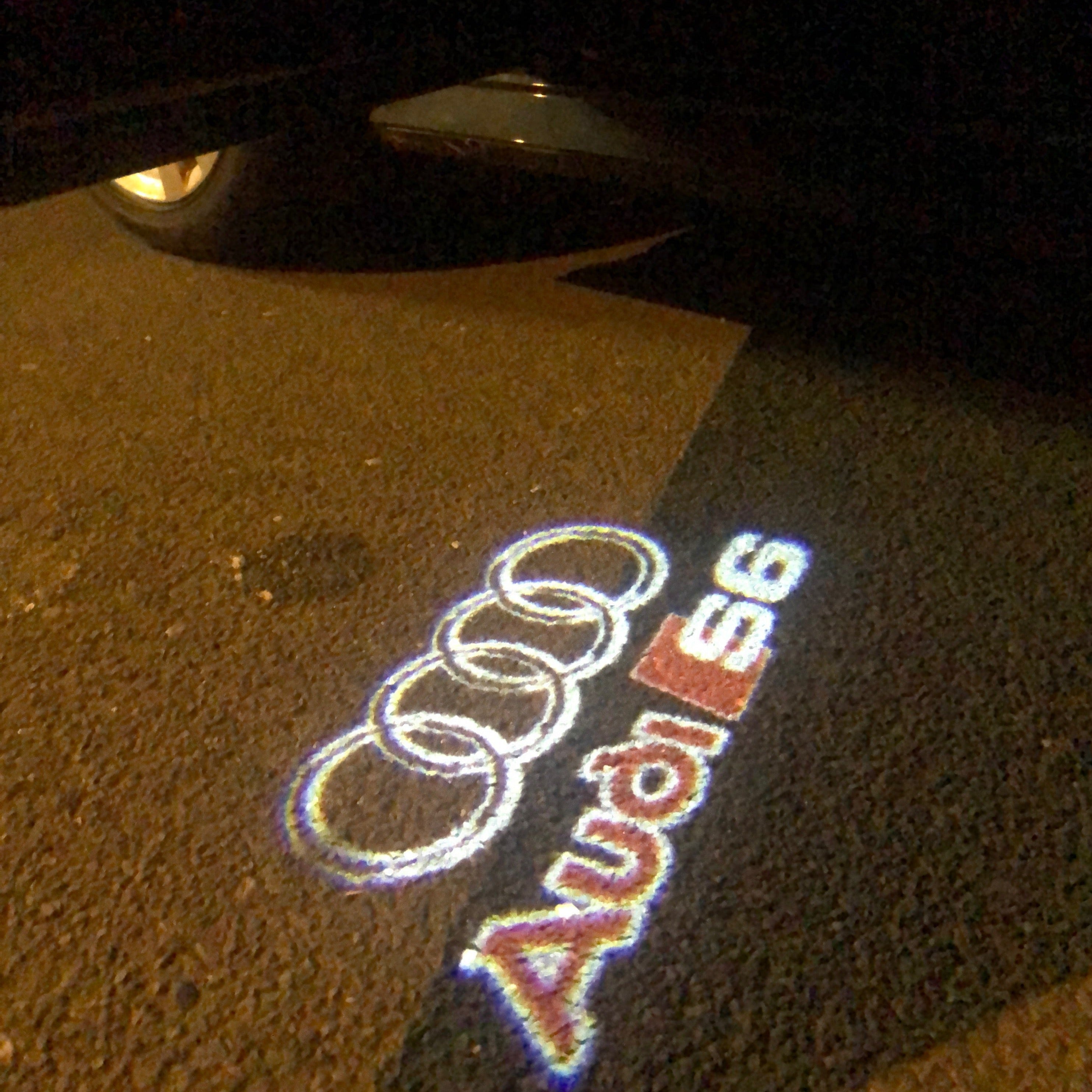 AUDI LOGO PROJECTOT LIGHTS Nr.36 (Menge 1 = 2 Logofolien /2 Türleuchten)