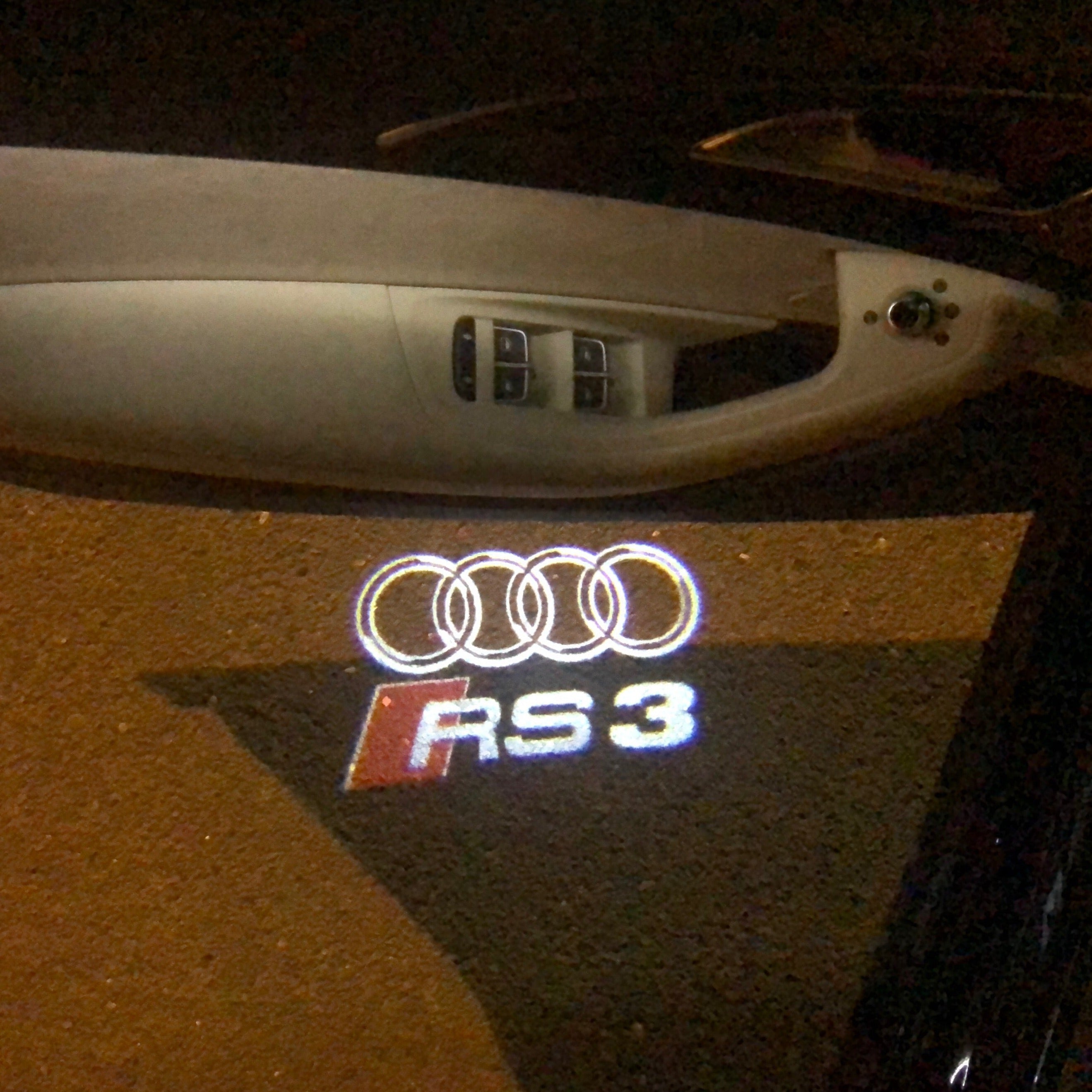 AUDI LOGO PROJECTOT LIGHTS Nr.128 (الكمية 1 = 2 شعار الأفلام / 2 أضواء الباب)