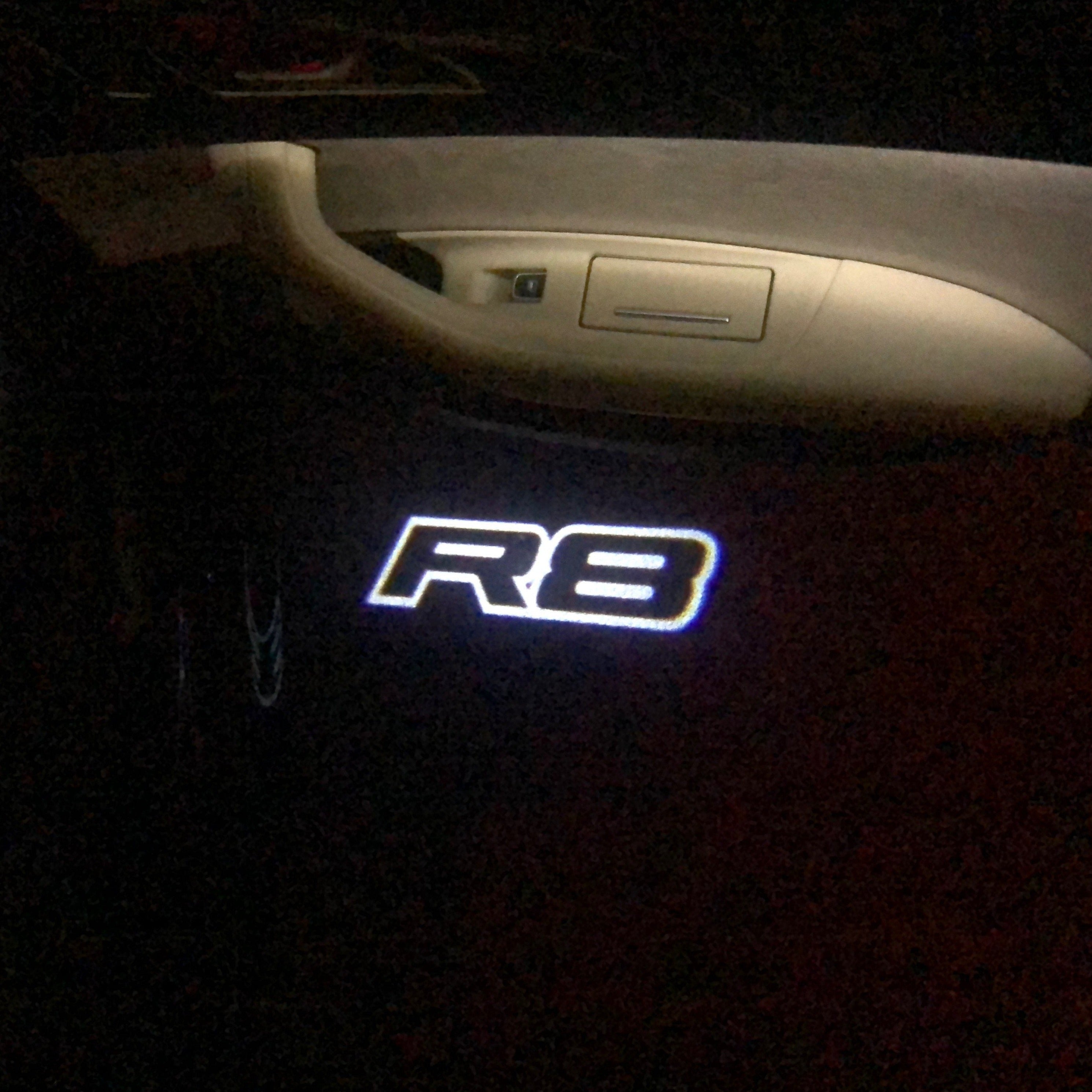 AUDI LOGO PROJECTOT LIGHTS Nr.123 (الكمية 1 = 2 شعار الأفلام / 2 أضواء الباب)