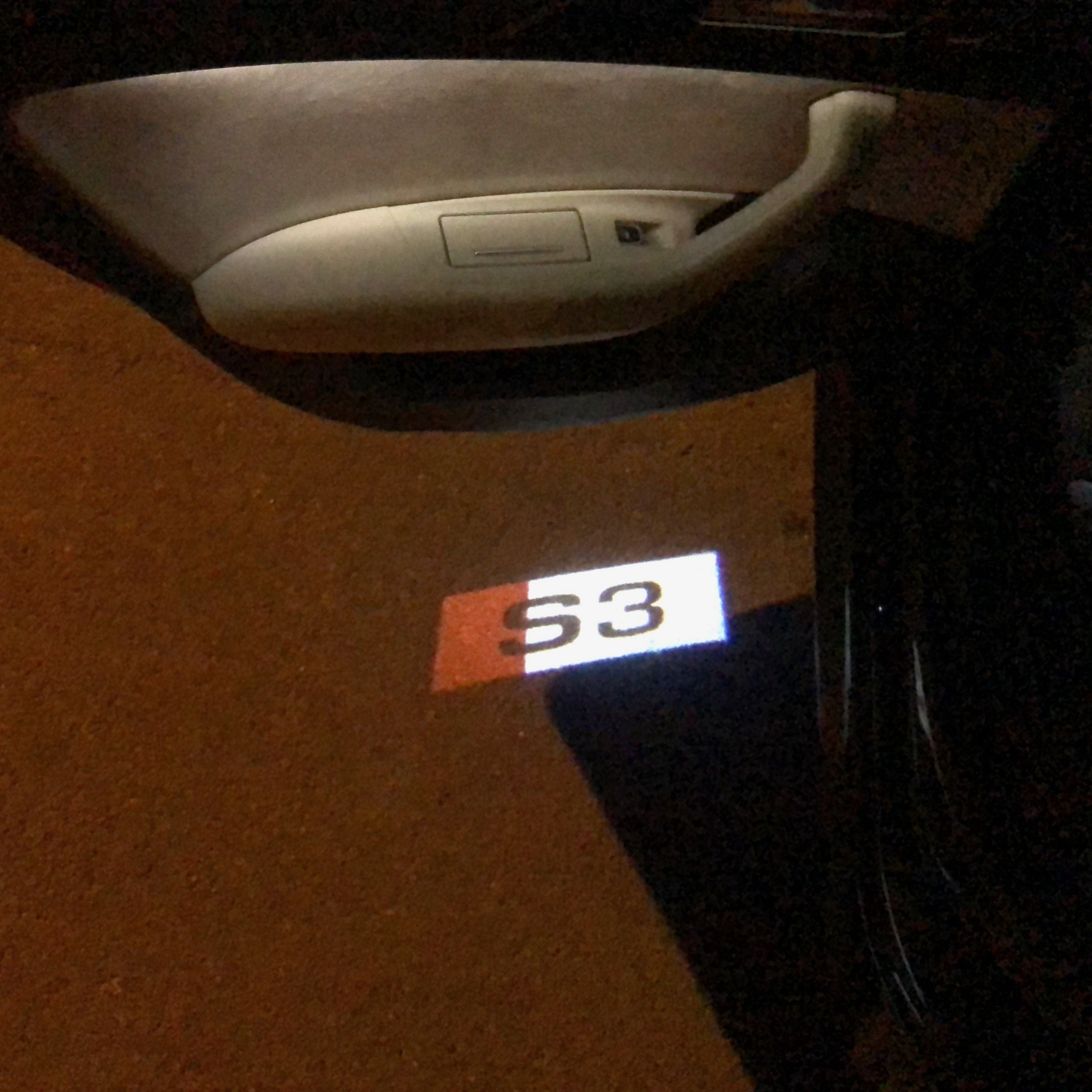 AUDI LOGO PROJECTOT LIGHTS Nr.129 (quantità 1 = 2 Logo Films /2 luci porta)