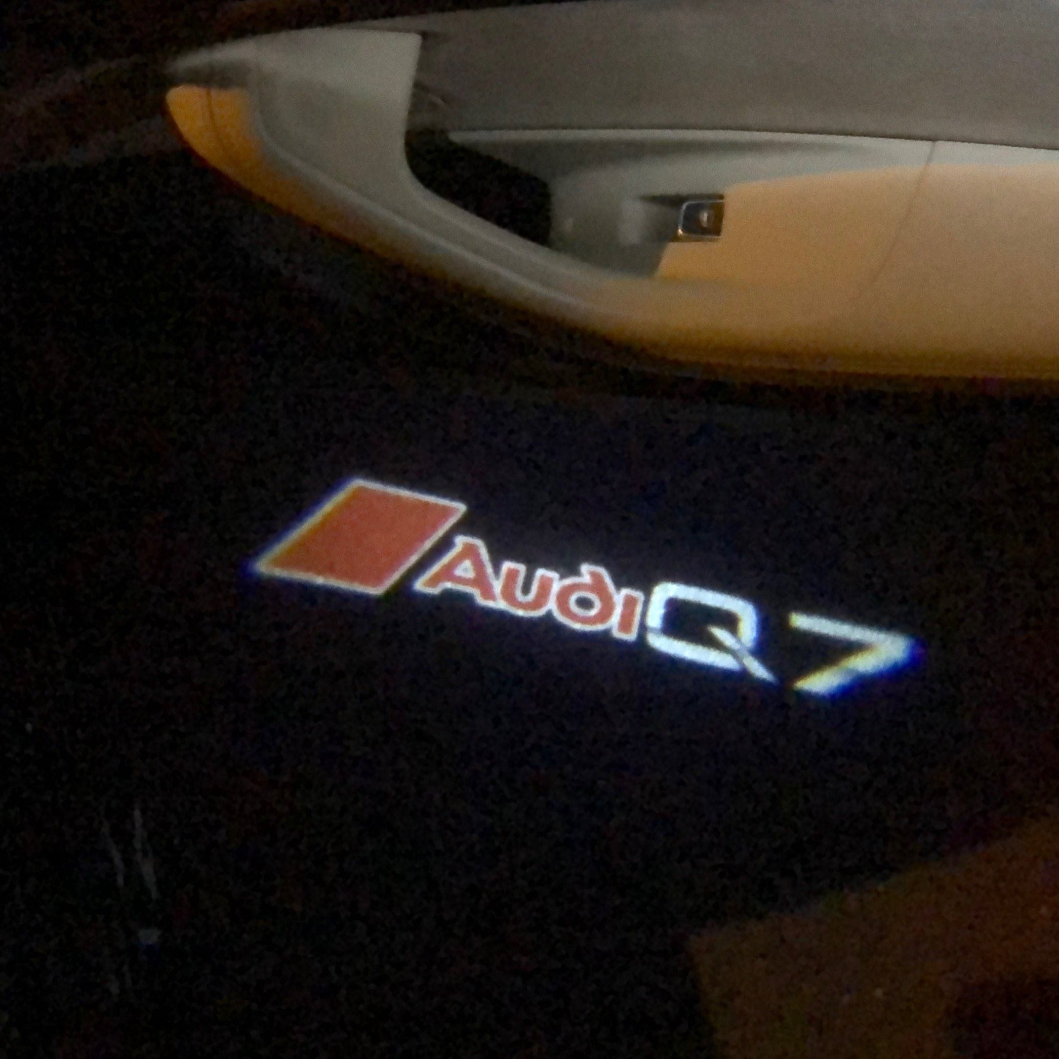 AUDI LOGO PROJECTOT LIGHTS Nr.82 (cantidad 1 = 2 logo films /2 luces de puerta)