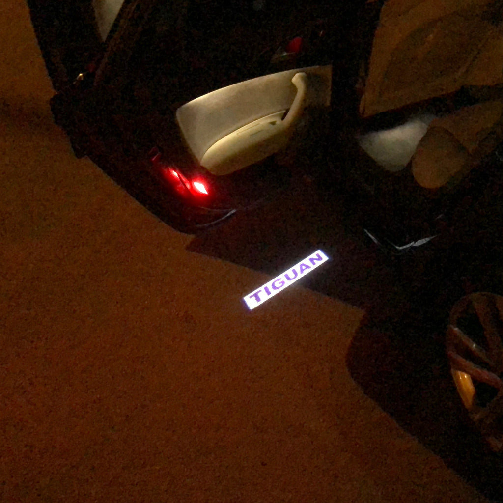 Volkswagen Türleuchten TIGUAN Logo Nr. 25 (Menge 1 = 2 Logofolie / 2 durch Leuchten)
